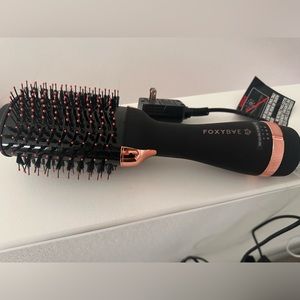 FoxyBae Blow Drying Style Brush